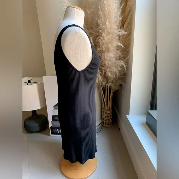 Reformation Jeans Ribbed Black V-Neck Mini Dress Size M Soft and Flattering - Picture 7 of 10